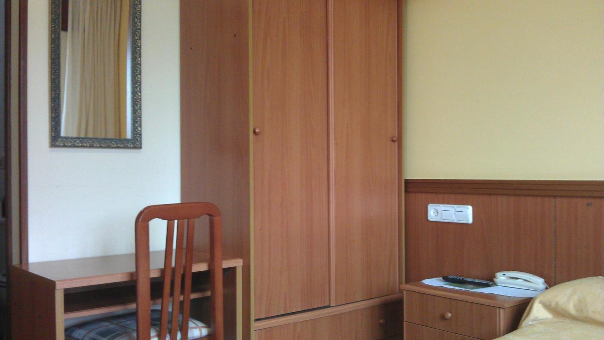 Hostal Restaurante O'Cadaval Frades Phòng bức ảnh