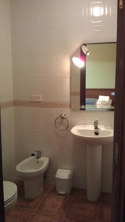 Hostal Restaurante O'Cadaval Frades Phòng bức ảnh
