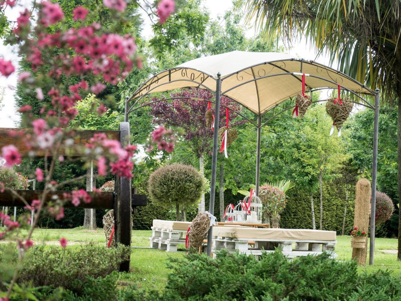 Hostal Restaurante O'Cadaval Frades Ngoại thất bức ảnh