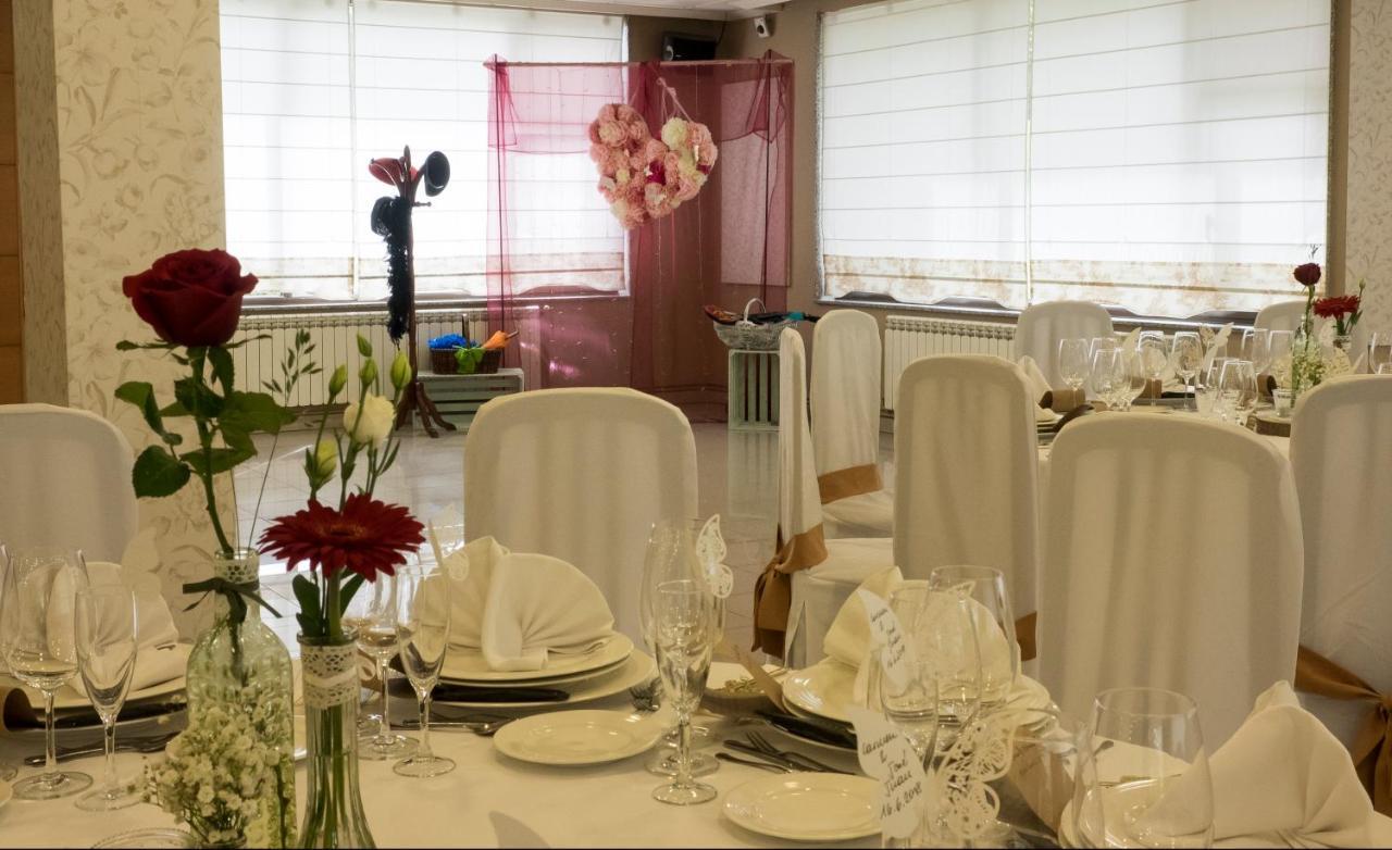 Hostal Restaurante O'Cadaval Frades Ngoại thất bức ảnh
